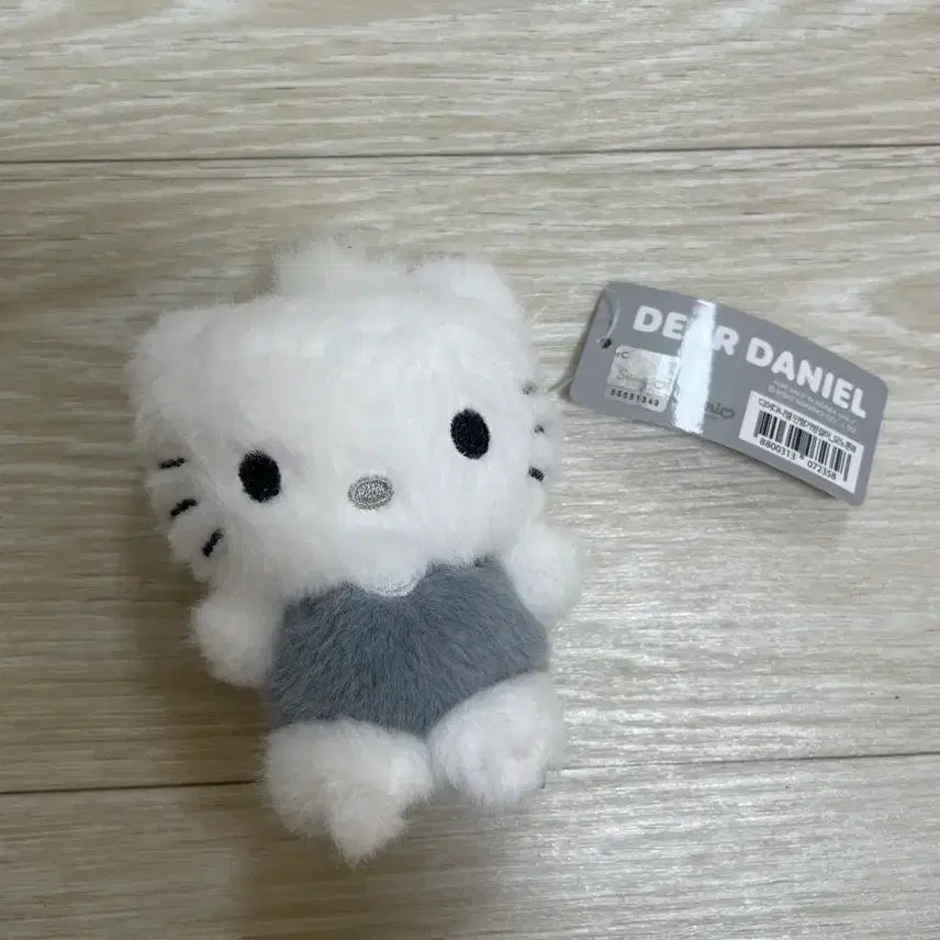 [BUNJANG] Hello Kitty Dear Daniel Plush Keychain / 키티 디어다니엘 인형 키링