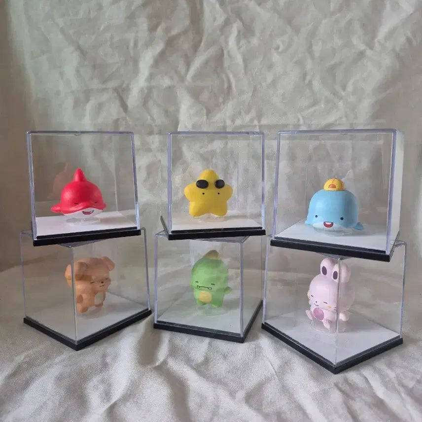 [BUNJANG] Pixelie Figure Bundle Set with Display Case Service / 픽셀리 피규어 일괄 + 장식장 서비스 :)