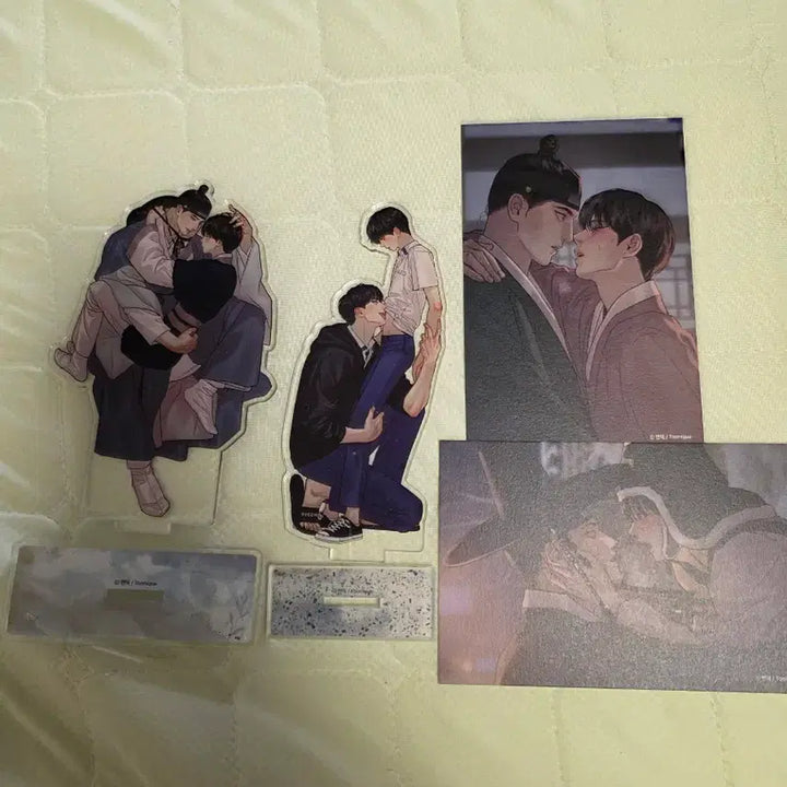 [BUNJANG] Tooni &amp; Co. Nightfall Painting Collaboration Acrylic Stand &amp; Postcard Bundle Set / 급처 ))투니크 야화첩 콜라보 아크릴스탠드 엽서 일괄판매
