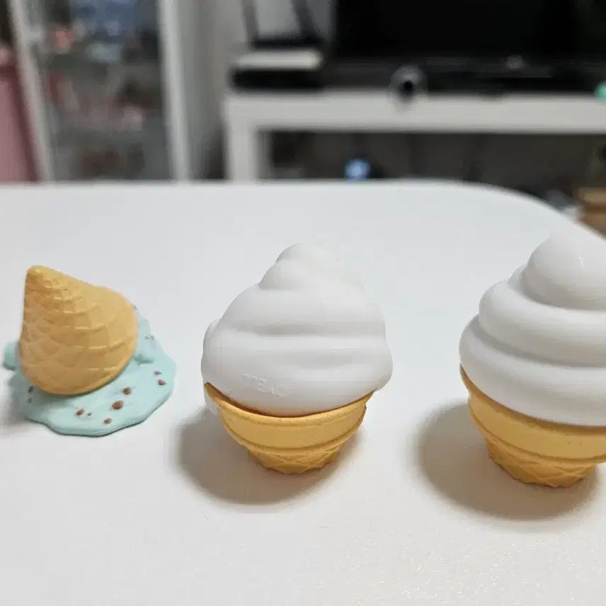 [BUNJANG] Melting Ice Cream Figure 3-Piece Set / 녹는 아이스크림 피규어 3종 세트