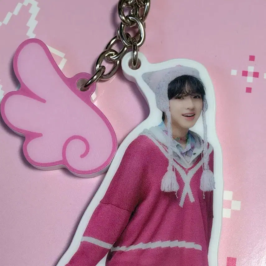[BUNJANG] NCT WISH Sakuya Wing Keychain / 엔시티위시 사쿠야 로그인 일투 날개키링 / 사쿠야 날개키링