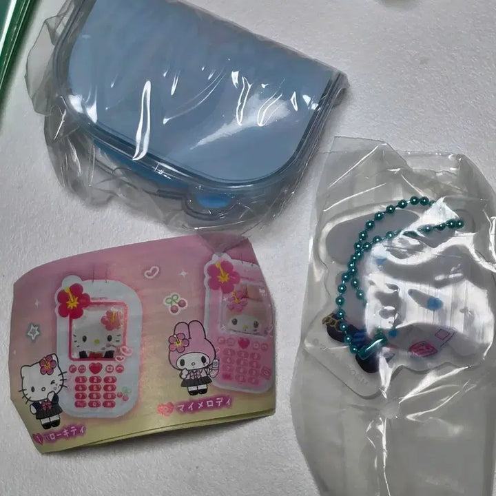 [BUNJANG] Sanrio Bundle Gacha Figures &amp; Pochacco Pouch / 산리오 일괄 가챠 피규어+포챠코 파우치 양도합니다 헤이세이 휴대폰 시나모롤 사우나 꽈당 포챠코 폼폼푸린 마이멜로디