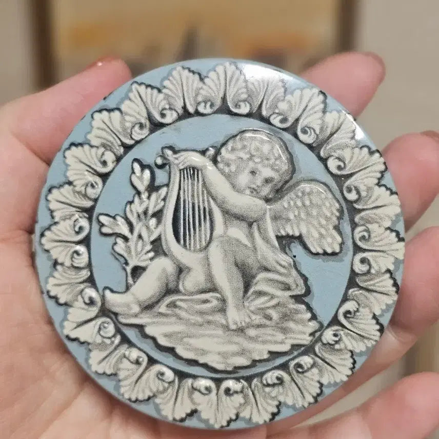 [BUNJANG] Vintage Angel Embellished Tin Case / 빈티지 천사 장식 틴 케이스
