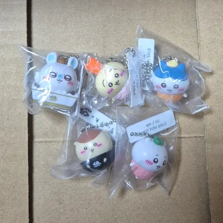 [BUNJANG] Chiikawa Kurazushi Collaboration Figure Keychain Set / 치이카와 쿠라스시 피규어 키링 미개봉 콜라보 스시로 초밥 우사기 쿠리만쥬 모몽가 하치와레 마스코트 메지루시