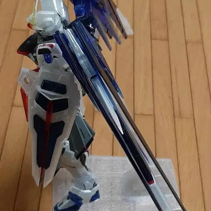 [BUNJANG] Bandai MG Freedom 2.0 Milky Clear Version Junk / mg 프리덤 2.0  밀키클리어 버전 정크