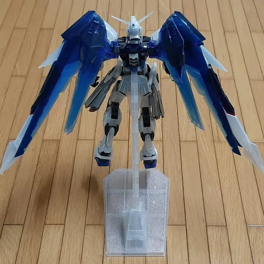 [BUNJANG] Bandai MG Freedom 2.0 Milky Clear Version Junk / mg 프리덤 2.0  밀키클리어 버전 정크