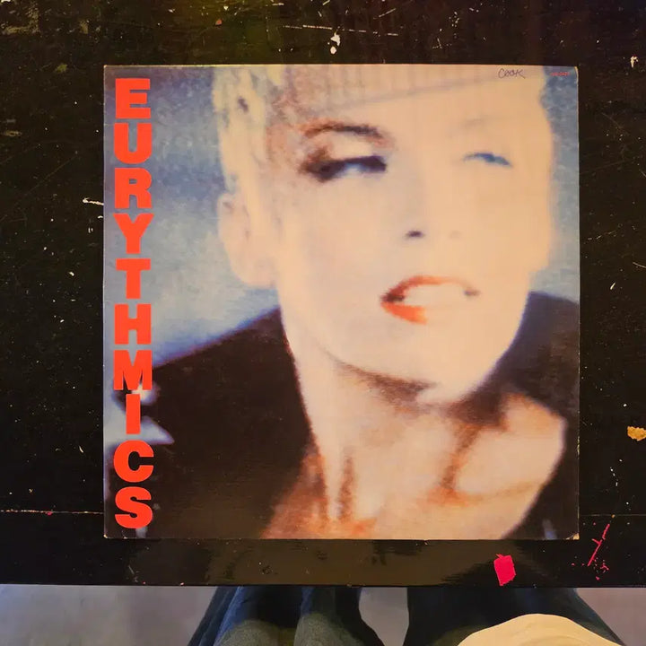 [BUNJANG] Eurythmics Be Yourself Tonight LP / 2인조 혼성 듀오 유리스믹스(Eurythmics)가 1985년에 발표한 네 번째 정규 스튜디오 음반 Be Yourself Tonight