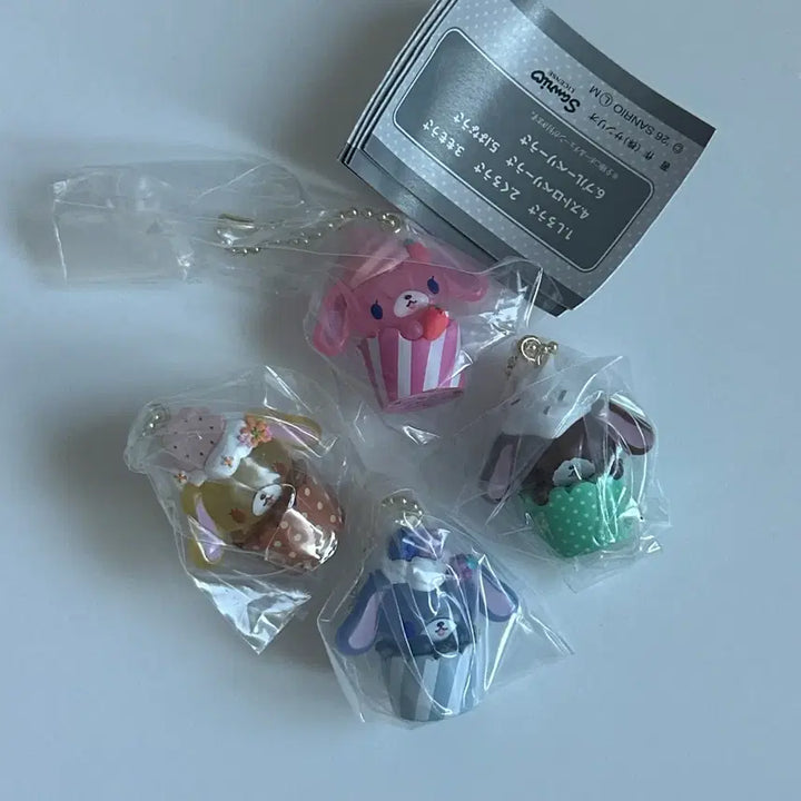 [BUNJANG] Sanrio Sugarbunnies Cupcake Gacha Set (4 Types, Sealed) / 산리오 슈가바니즈 컵케이크 가챠 4종 미개봉