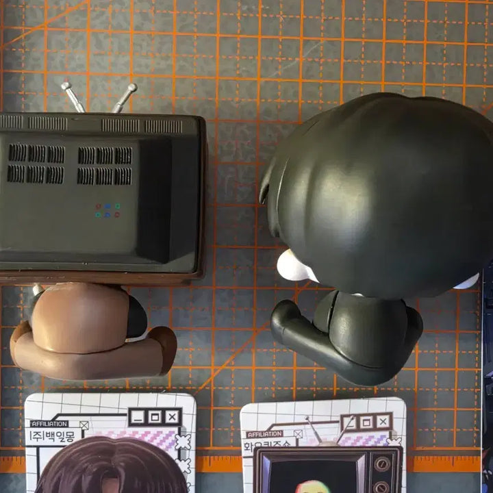 [BUNJANG] Kimsoreum + Brown "Ghost Story Commute" Figure Bundle Set / 괴담출근 피규어 김솔음+브라운,일괄판매