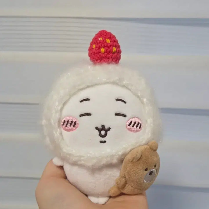 [BUNJANG] Chiikawa Strawberry Mochi Hat (10cm Doll Clothes) / 10cm 뜨개 인형옷 딸기모찌 모자 한정선 치이카와