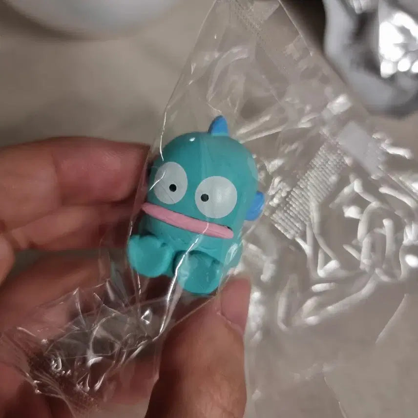[BUNJANG] Sanrio Hangyodon Parasol Figure (Sealed) / 산리오 한교동 파라솔 피규어 미개봉
