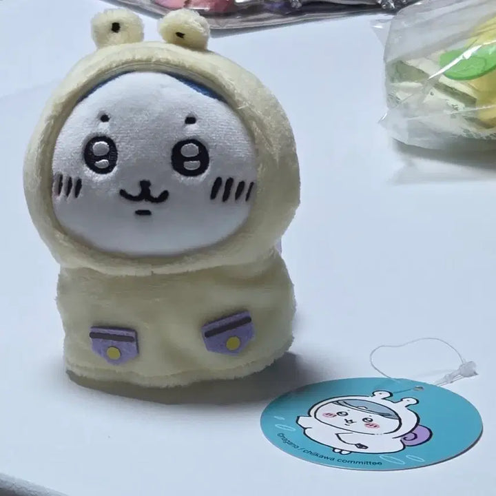 [BUNJANG] Chiikawa "Garuma" Raincoat Mascot Plush / 치이카와 가르마 우비 마스코트