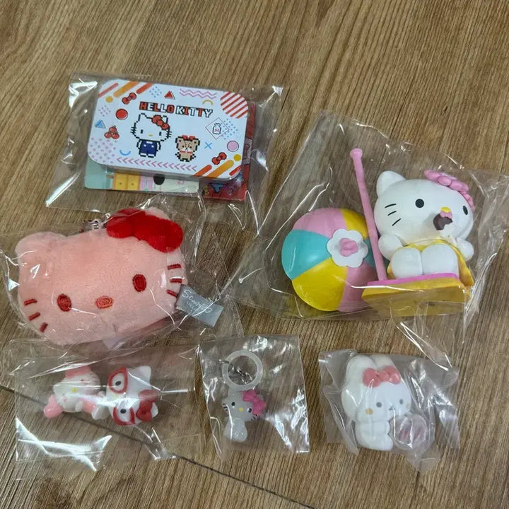 [BUNJANG] Sanrio Hello Kitty Tanning Kitty Figure &amp; Keyring Set (9 Types) / 산리오 헬로키티  태닝키티 피규어 및 키링 세트 (9종)