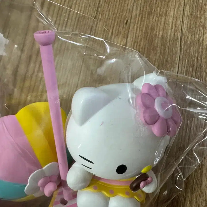 [BUNJANG] Sanrio Hello Kitty Tanning Kitty Figure &amp; Keyring Set (9 Types) / 산리오 헬로키티  태닝키티 피규어 및 키링 세트 (9종)