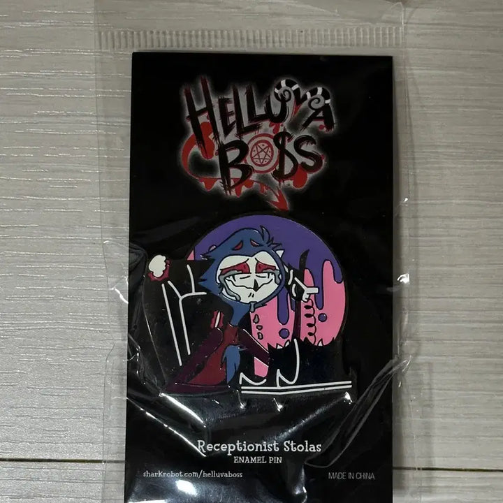 [BUNJANG] Helluva Boss "Sinsmas" Acrylic Stand + Pin Badge Bundle Set (Sealed) / (미개봉/일괄/배송비 포함)헬루바보스 신스마스 아크릴스탠드+핀뱃지
