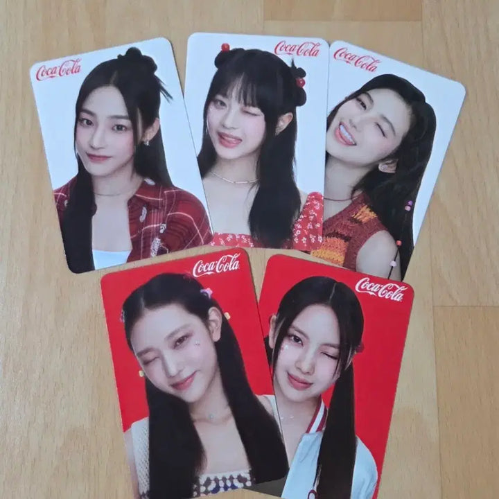 [SOLD OUT] [BUNJANG] NewJeans Coca-Cola Photocard / [새 상품] 뉴진스 코카콜라 포토카드
