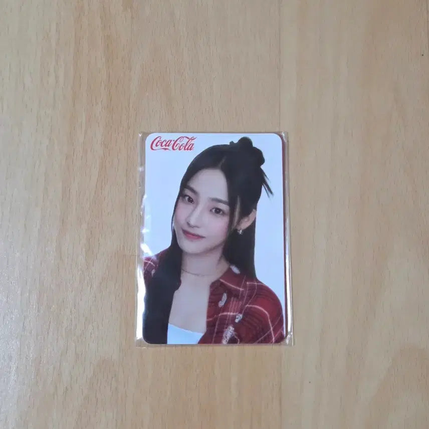 [SOLD OUT] [BUNJANG] NewJeans Coca-Cola Photocard / [새 상품] 뉴진스 코카콜라 포토카드
