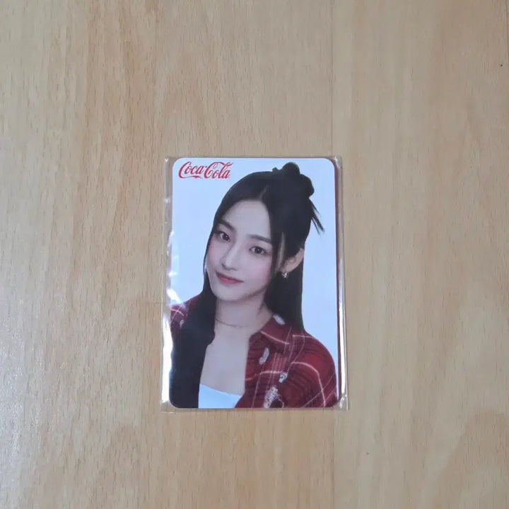 [SOLD OUT] [BUNJANG] NewJeans Coca-Cola Photocard / [새 상품] 뉴진스 코카콜라 포토카드