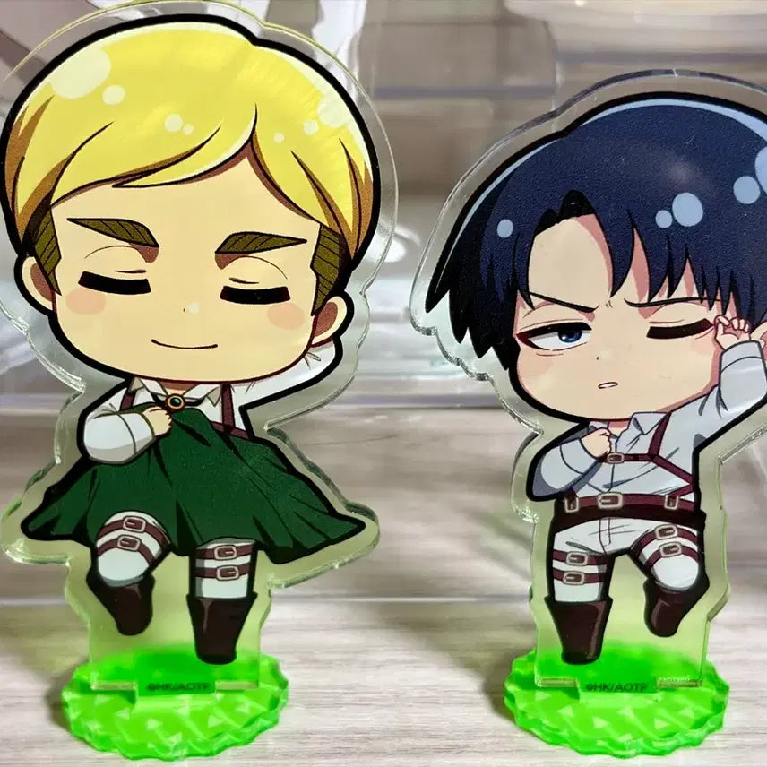 [BUNJANG] Attack on Titan Erwin &amp; Levi Acrylic Stand Set / 진격의 거인 아크릴 스탠드 엘빈, 리바이
