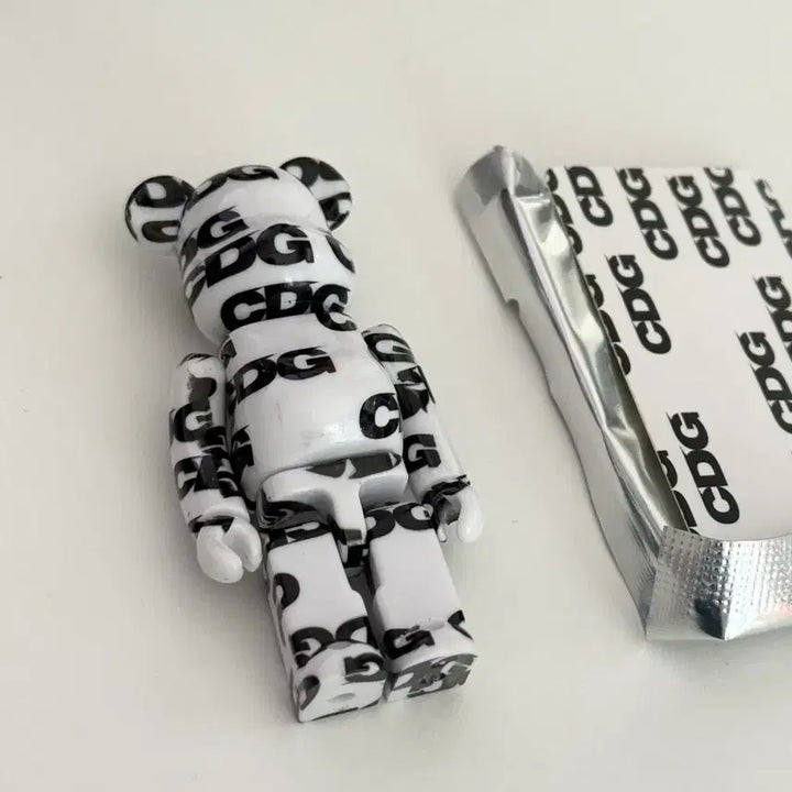 [BUNJANG] Bearbrick 44th Series Sushi Comme des Garçons 100% / 베어브릭 44탄 슈시 슈퍼시크릿 꼼데가르송 100%