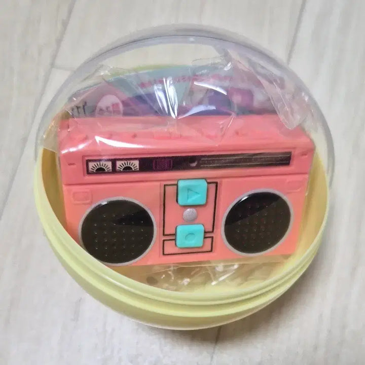 [BUNJANG] Recording Miniature Retro Cassette Keyring / 녹음되는 레코딩 미니어처 레트로 카세트 키링 가챠(다홍)