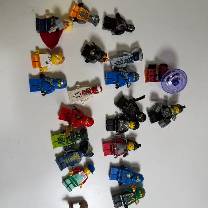 [BUNJANG] Ninjago &amp; Assorted Figures Bundle (Includes Lloyd) / 닌자고 및 기타 피규어 일괄 판매(로이더 포함)