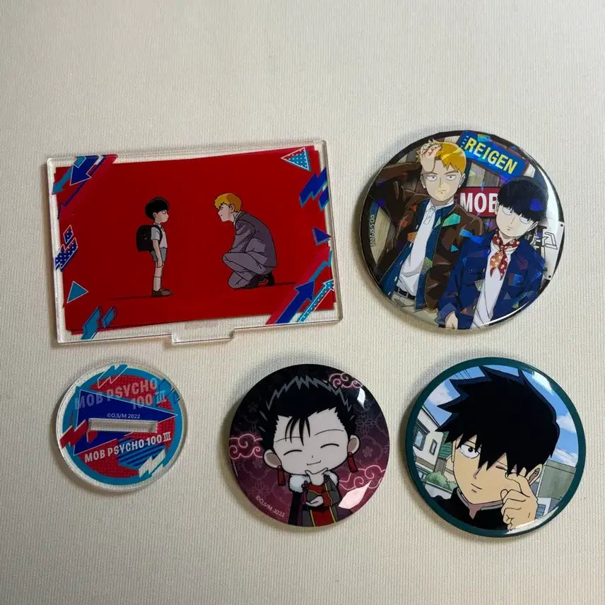 [BUNJANG] Mob Psycho 100 Acrylic Stand and Can Badge Bundle Set / 모브사이코100 아크릴 스탠드1+캔뱃지3 일괄 판매