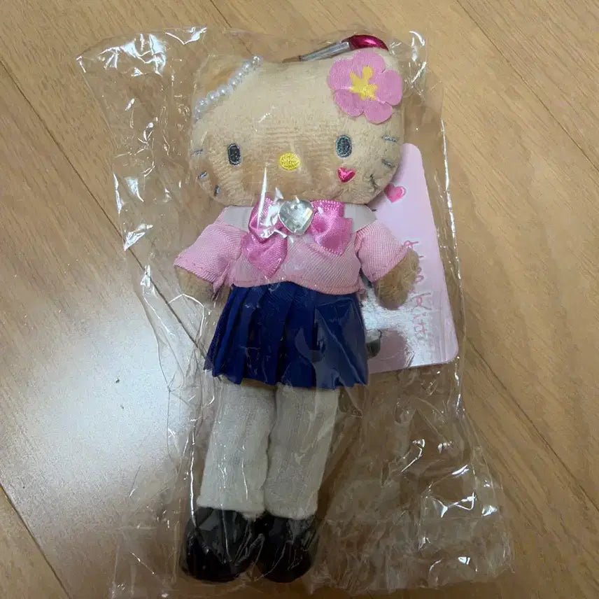 [BUNJANG] Hello Kitty Gal Tanning School Uniform Long Legs / 헬로키티 갸루 태닝 교복 롱다리