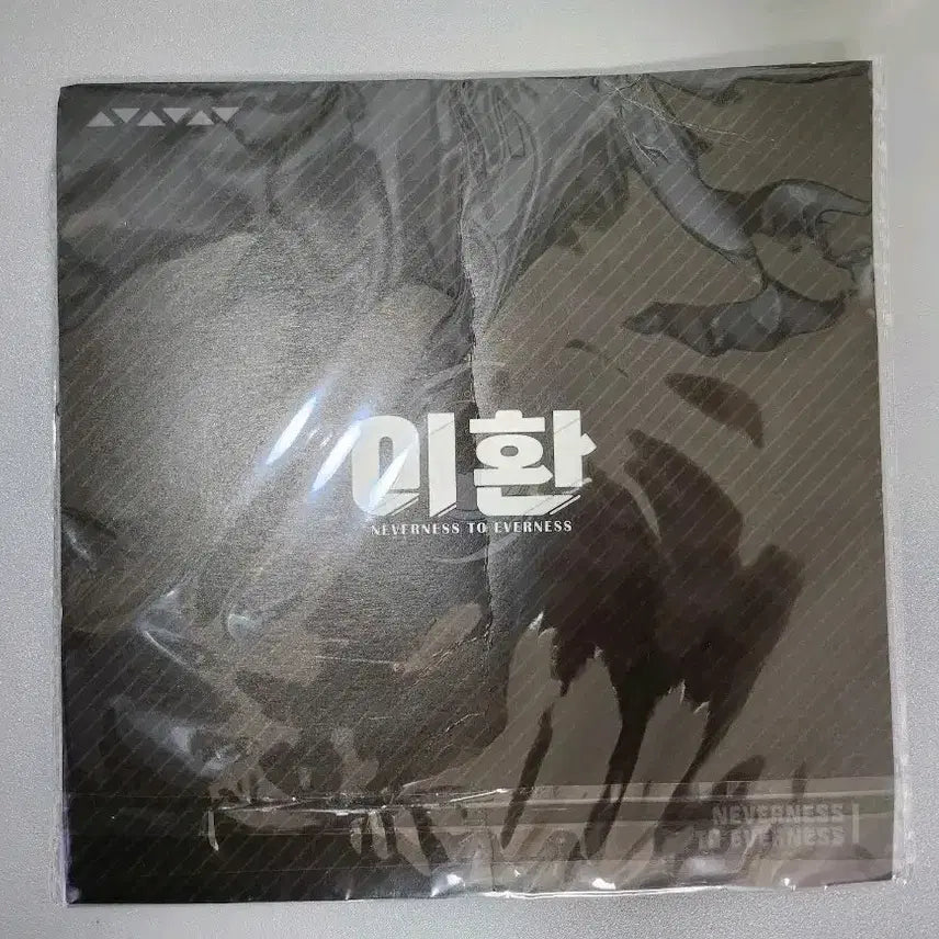 [BUNJANG] Lee Hwan Lacrimosa Acrylic Stand / 이환 라크리모사 아크릴 스탠드