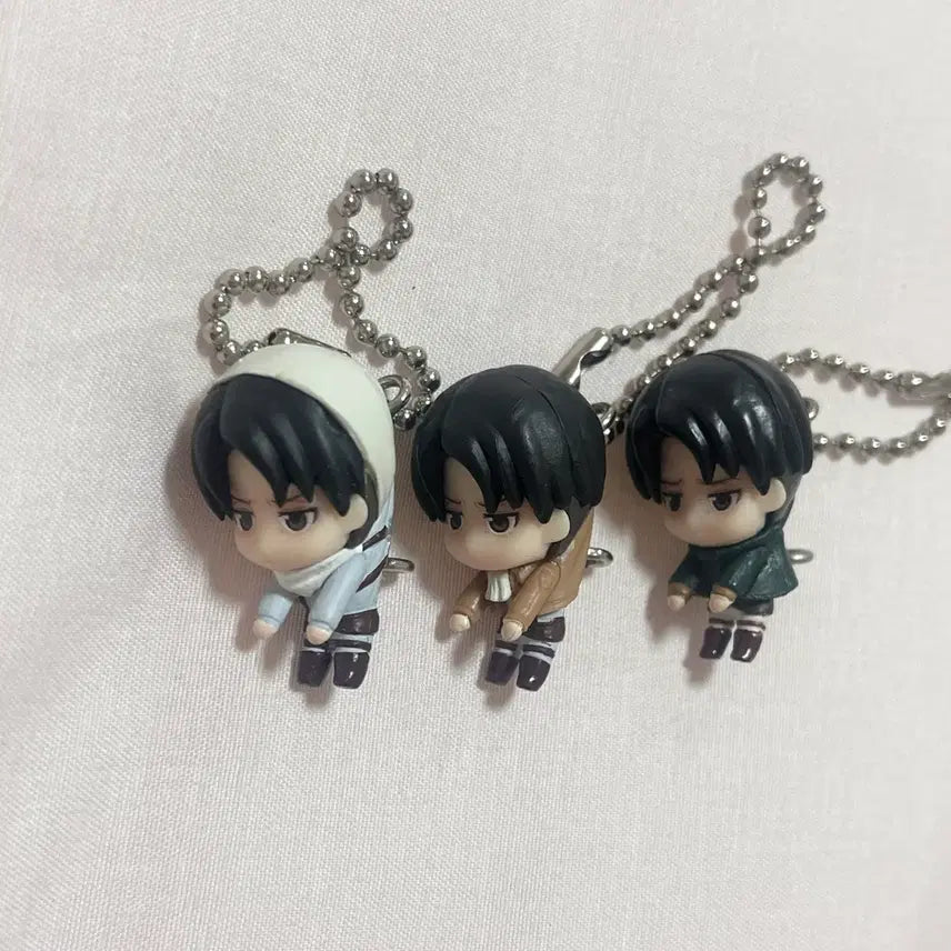 [BUNJANG] Attack on Titan Levi Cleaning Uniform Version Gacha Bundle Set / 일괄) 리바이 대롱 가챠 청소 리바이 대롱가챠 진격거 진격의 거임