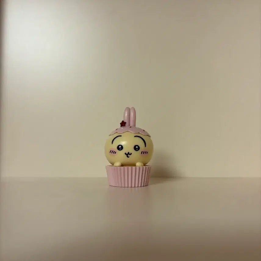 [BUNJANG] Nanzakgui Usagi Hidden Cupcake Figure / 먼작귀 우사기 팝니다