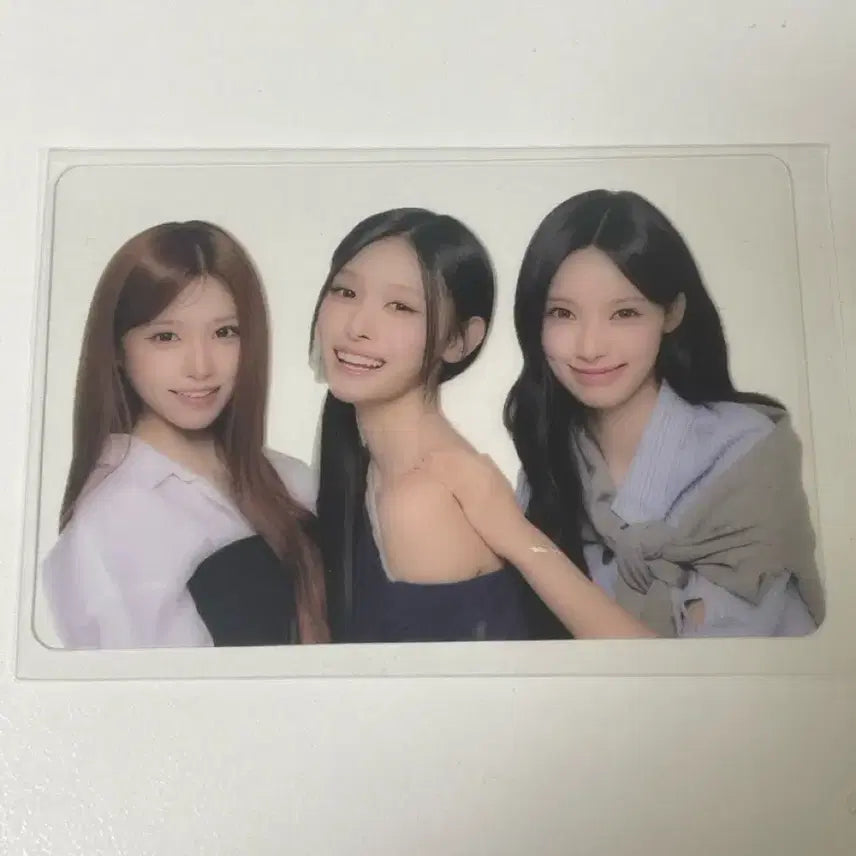 [BUNJANG] RESCENE Bread Photocard 3-Member Version / 리센느 빵 포카 3인 버전