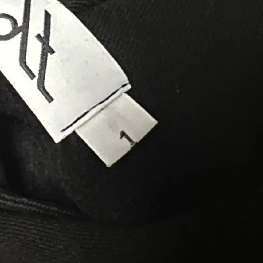 [BUNJANG] Hanroro Bara Hoodie Size 1 / 한로로 발아 후드티 1사이즈