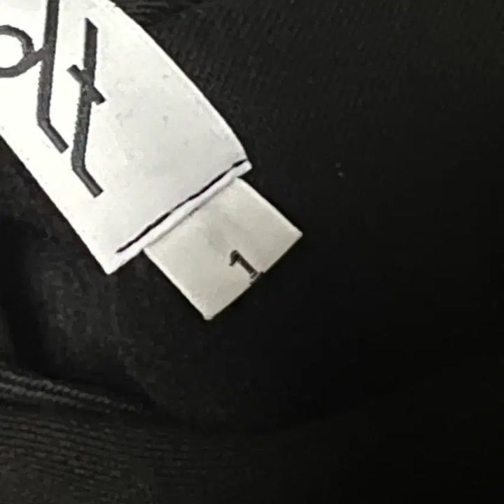 [BUNJANG] Hanroro Bara Hoodie Size 1 / 한로로 발아 후드티 1사이즈