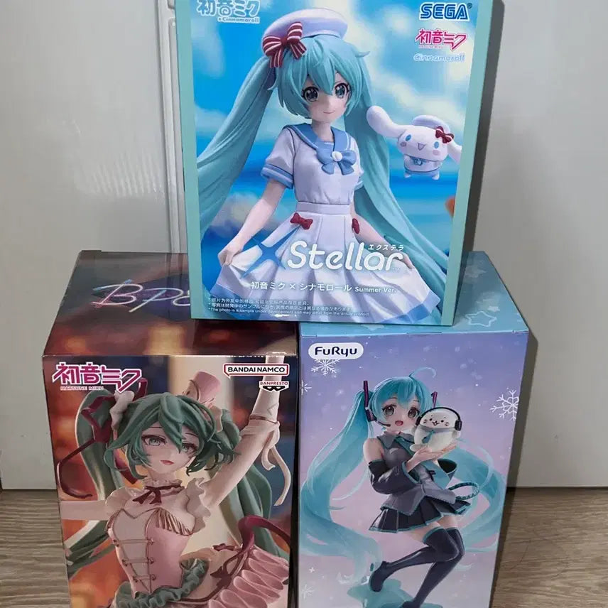 [BUNJANG] Hatsune Miku 3 Figure Set (Shirotan, Nutcracker, Cinnamoroll) - Sealed / 미개봉 하츠네미쿠 피규어 3종세트 (시로땅,호두까기,시나모롤)