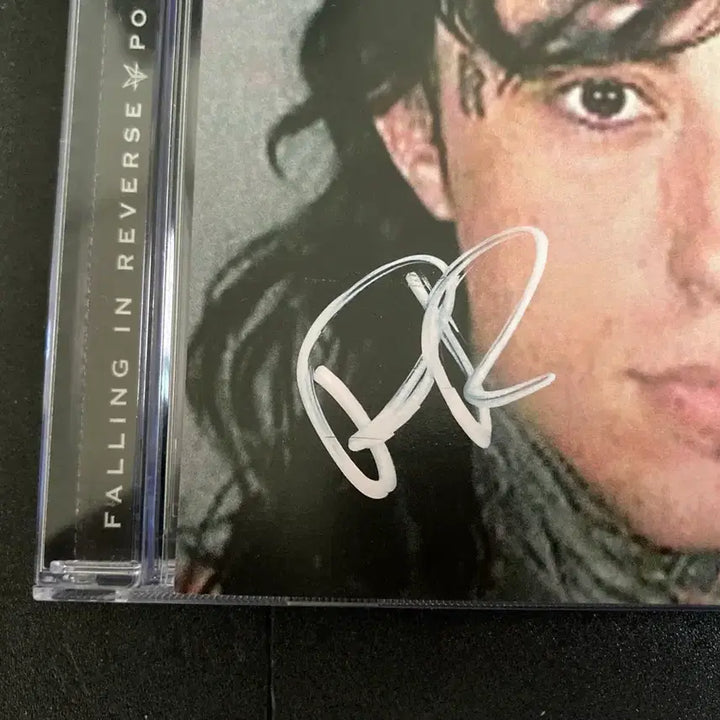 [BUNJANG] Falling In Reverse "Popular Monster" Signed CD / 폴링 인 리버스-Popular Monster 친필싸인CD