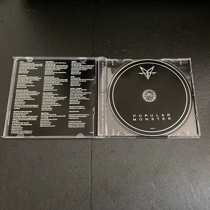 [BUNJANG] Falling In Reverse "Popular Monster" Signed CD / 폴링 인 리버스-Popular Monster 친필싸인CD