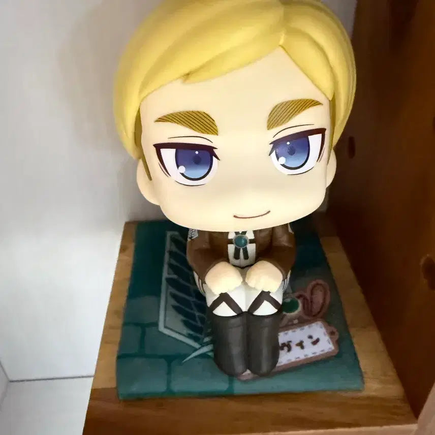 [BUNJANG] Attack on Titan Erwin Lookup Figure / 진격의거인 엘빈 룩업
