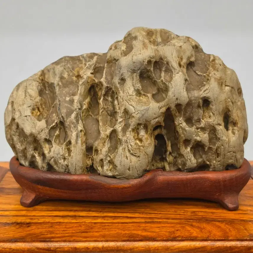 [BUNJANG] Viewing Stone (Suseok) with Excellent Base and Unique Formation / 26101303 석질과 밑자리가 좋고 변화가 기가막힌 옥석 수석 팝니다
