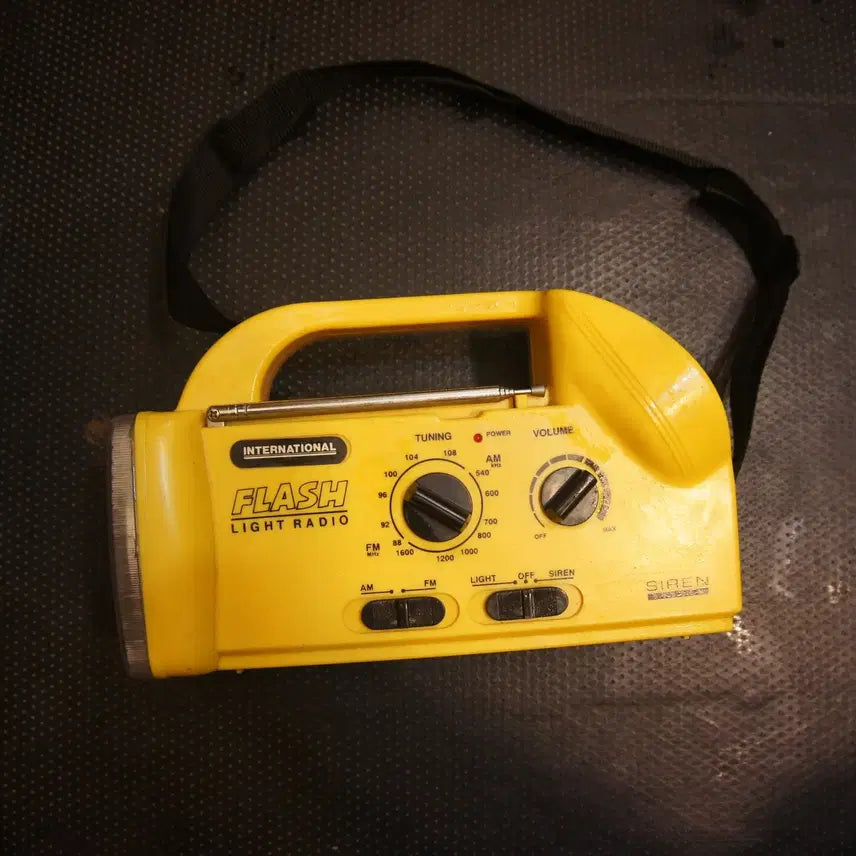 [BUNJANG] Vintage Lantern Radio Display Item / 2012근대사 빈티지라디오 렌턴인테리어소품 레트로소품 빈티지소품 올드 엔틱소품 빈티지 디스플레이 클래식소품UU