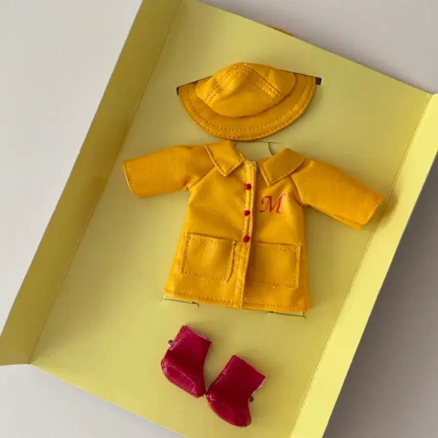 [BUNJANG] Madeline Doll Raincoat Set Vintage Doll / 마들렌인형 옷 우비 세트 빈티지 인형