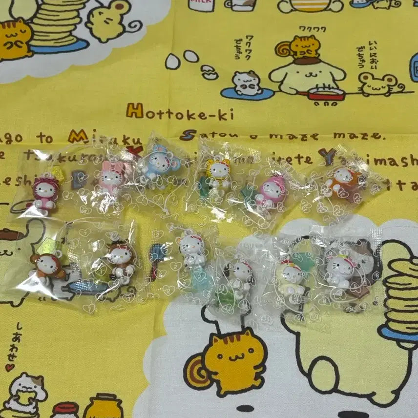[BUNJANG] Sanrio Hello Kitty 2000 Zodiac Animal Scroll Strap / 고전키티 십이간지 줄줄이 스트랩