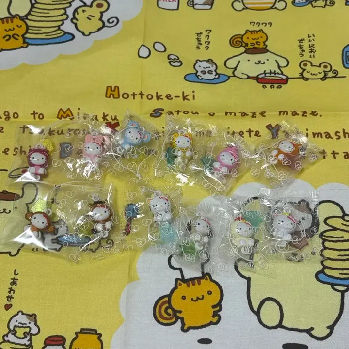 [BUNJANG] Sanrio Hello Kitty 2000 Zodiac Animal Scroll Strap / 고전키티 십이간지 줄줄이 스트랩