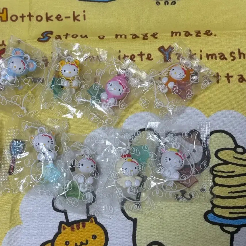 [BUNJANG] Sanrio Hello Kitty 2000 Zodiac Animal Scroll Strap / 고전키티 십이간지 줄줄이 스트랩