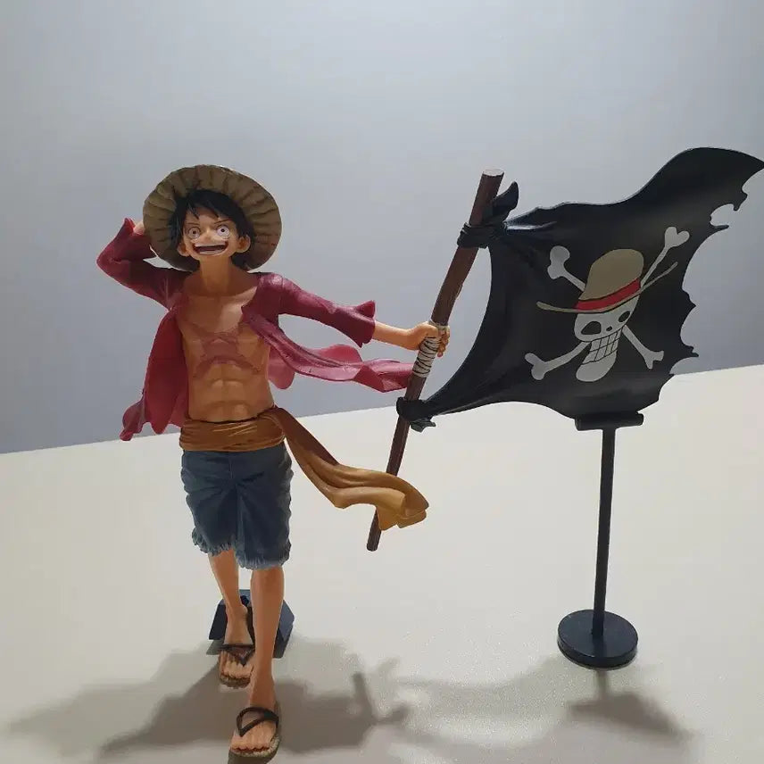 [BUNJANG] One Piece Monkey D. Luffy Figure with Black Flag / 원피스 루피 피규어 (검은 깃발 포함)