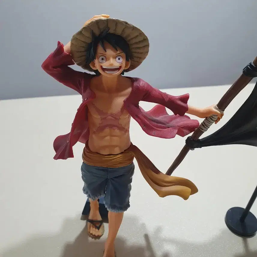 [BUNJANG] One Piece Monkey D. Luffy Figure with Black Flag / 원피스 루피 피규어 (검은 깃발 포함)