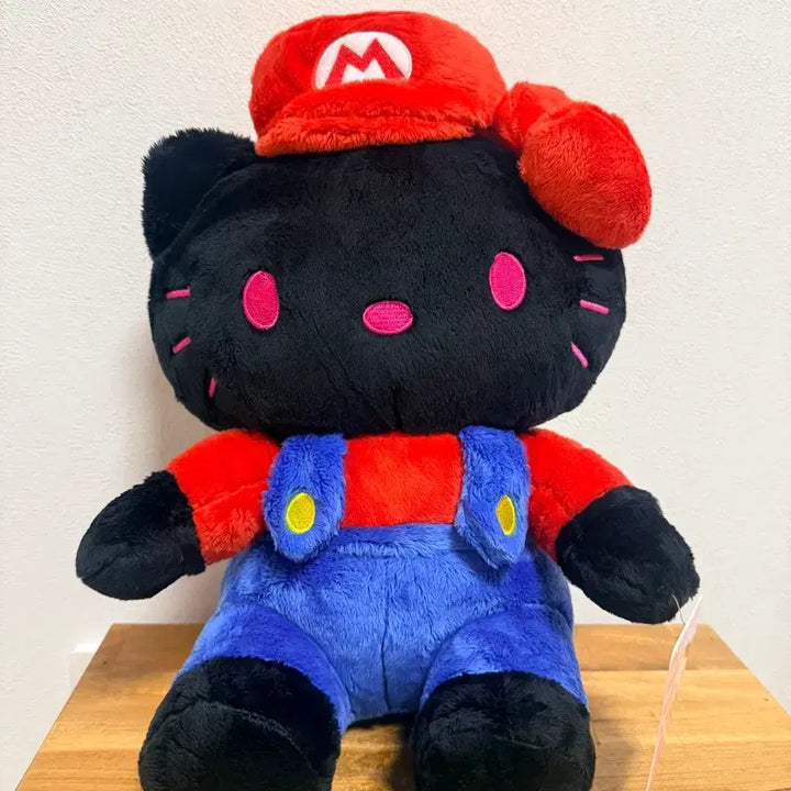 [BUNJANG] Mario x Hello Kitty Plush / 마리오 블랙 헬로키티 인형