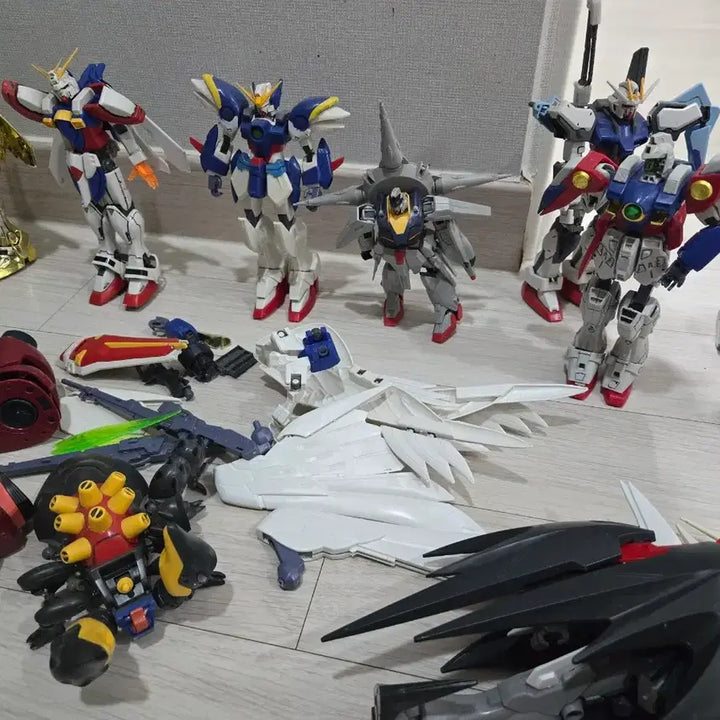[BUNJANG] Gundam and Tank Plastic Model Kit Bundle / 건담 프라모델 + 탱크 프라모델