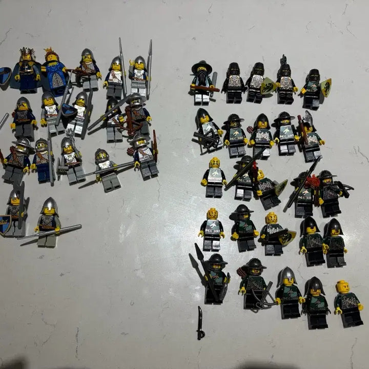 [BUNJANG] LEGO Castle Minifigure Bundle Set (42 pieces) / 레고 캐슬 미니피규어 42개 일괄