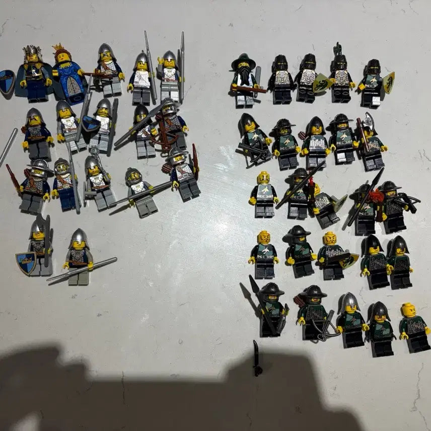 [BUNJANG] LEGO Castle Minifigure Bundle Set (42 pieces) / 레고 캐슬 미니피규어 42개 일괄